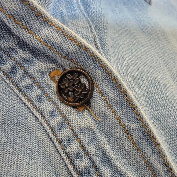 Plus size button down - Picture 4 of 6